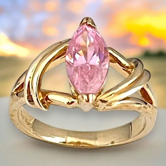 Vintage Ring Size 7 Pink Marquis Cubic Zirconia 14K Gold Plate Mid-Century 14D - Picture 1 of 16